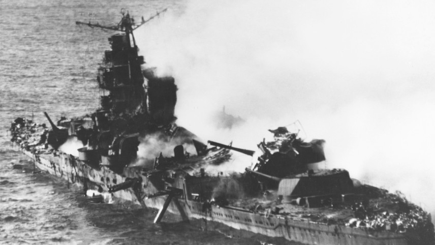 AWM 306578. Japanese cruiser IJN (Imperial Japanese Navy) Mikuma sinking after attacks by US aircraft during the Battle of Midway.  https://www.awm.gov.au/collection/C260258